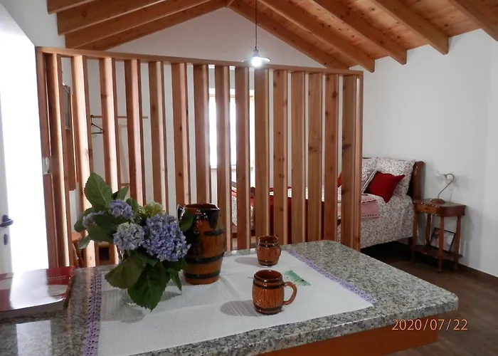 Adega Jaquet * Biscoitos (Sao Jorge)