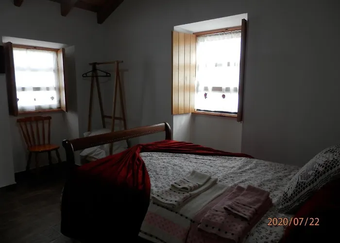 Chalet Adega Jaquet Biscoitos (Sao Jorge)