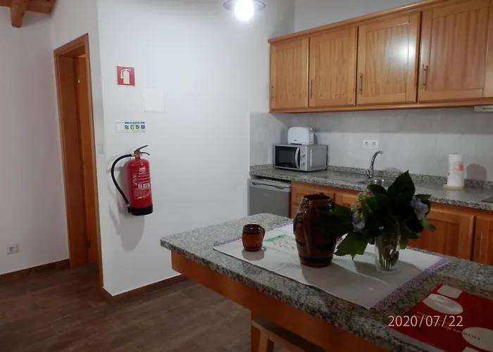 Chalet Adega Jaquet Biscoitos (Sao Jorge)