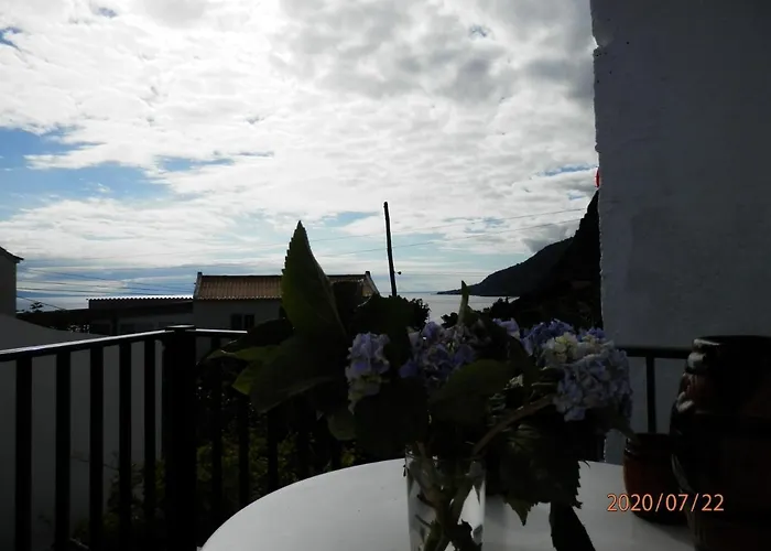 Chalet Adega Jaquet Biscoitos (Sao Jorge)